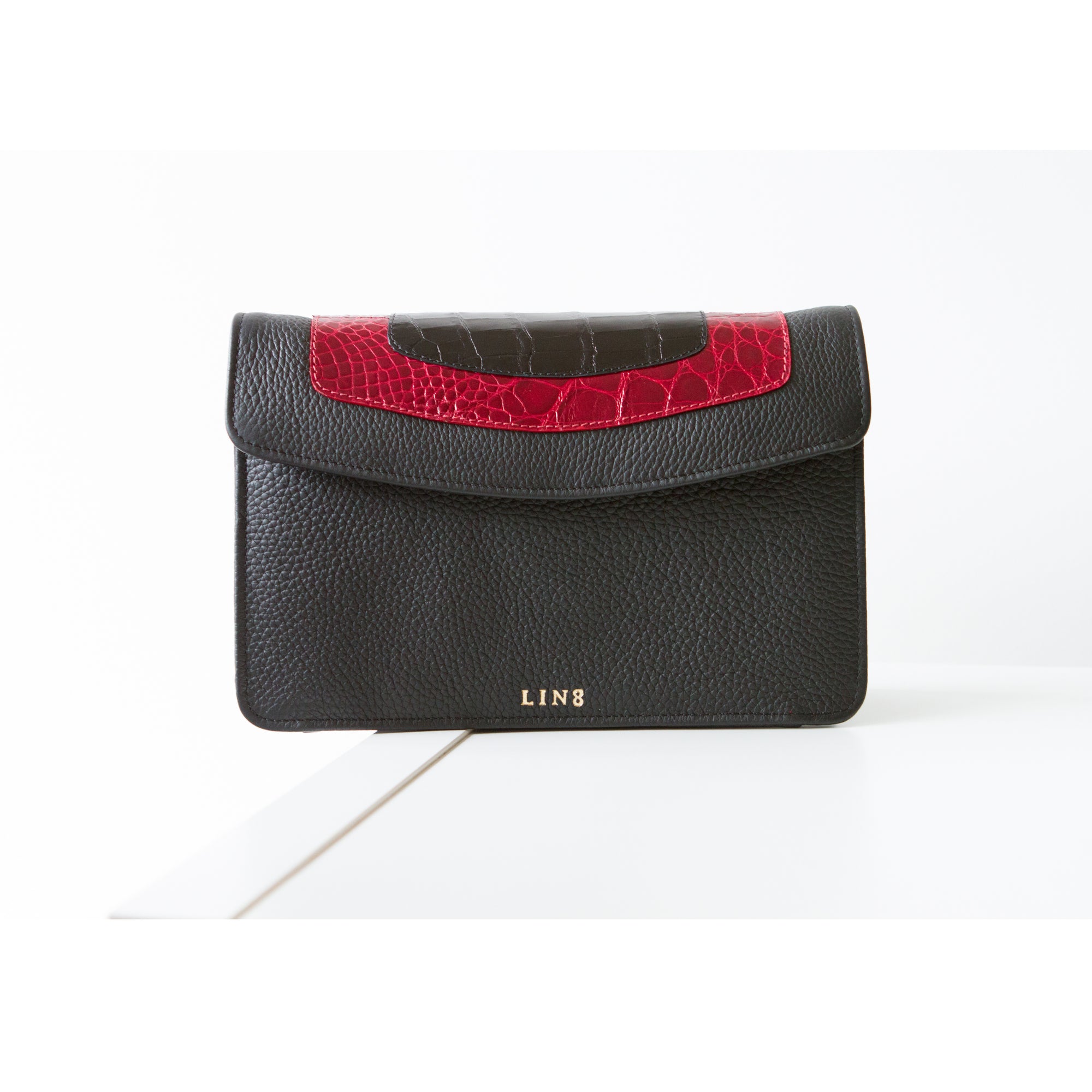LIN8 Australia's bespoke luxury leather goods. Customise, personalise, design, create your own today by selecting chevre, crocodile, taurillon, box calf, togo leather for her/ him Valentine's day