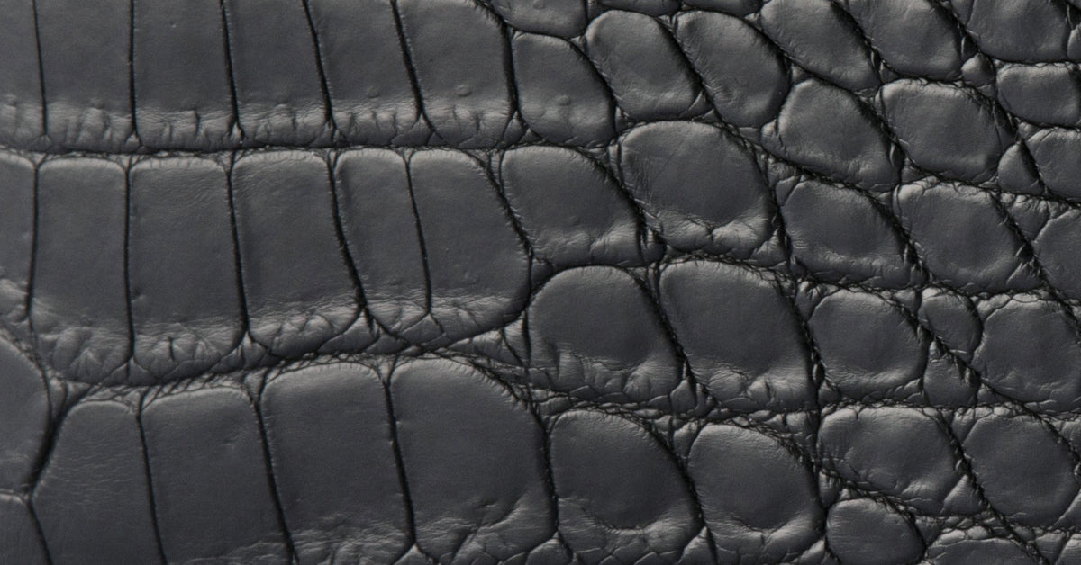 Exotic crocodile leather tanning and finishes in luxury leather goods - L I  N 8