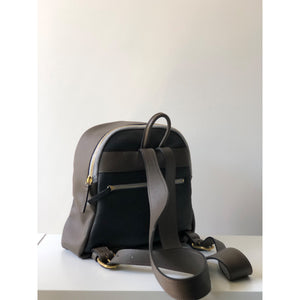 LIN8 Australia's luxury leather goods made with taurillon leather from France, riri zip from Switzerland and lining from DuPont that is tear and water resistant